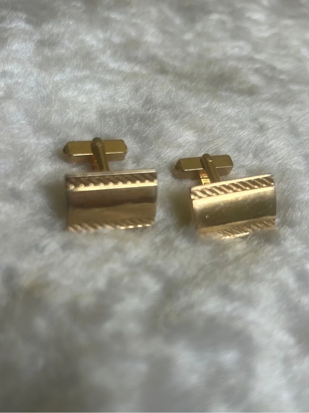 🍀VTG SWANK Gold Rectangular Cufflinks - Classic Twist Detail